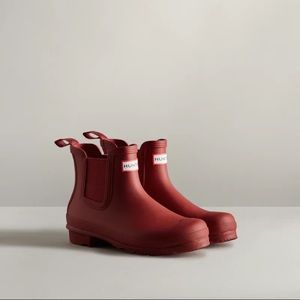 Hunter Women's Original Chelsea Boots in Military Red